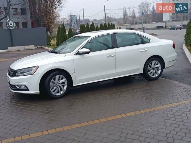 Белый Фольксваген Пассат, объемом двигателя 2 л и пробегом 167 тыс. км за 11700 $, фото 4 на Automoto.ua