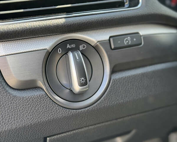 Белый Фольксваген Пассат, объемом двигателя 2 л и пробегом 117 тыс. км за 15200 $, фото 17 на Automoto.ua