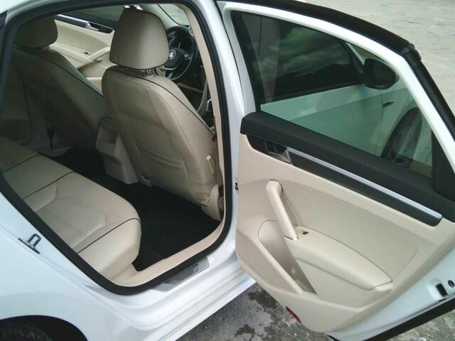 Белый Фольксваген Пассат, объемом двигателя 2 л и пробегом 222 тыс. км за 13900 $, фото 11 на Automoto.ua