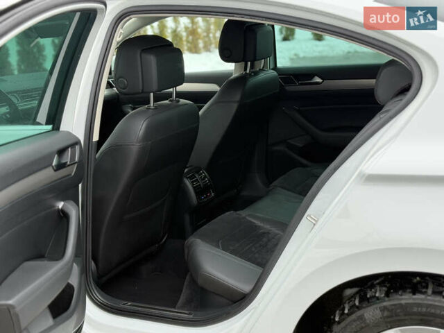 Белый Фольксваген Пассат, объемом двигателя 2 л и пробегом 198 тыс. км за 18950 $, фото 67 на Automoto.ua