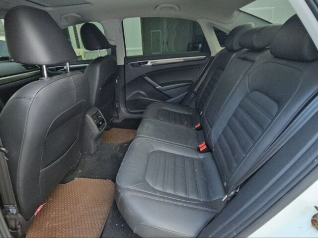 Белый Фольксваген Пассат, объемом двигателя 2 л и пробегом 110 тыс. км за 12700 $, фото 30 на Automoto.ua