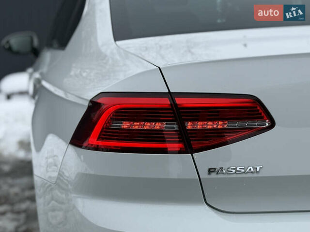 Белый Фольксваген Пассат, объемом двигателя 2 л и пробегом 198 тыс. км за 18950 $, фото 47 на Automoto.ua