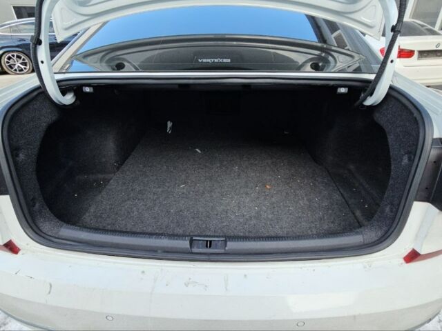 Белый Фольксваген Пассат, объемом двигателя 2 л и пробегом 110 тыс. км за 12700 $, фото 23 на Automoto.ua