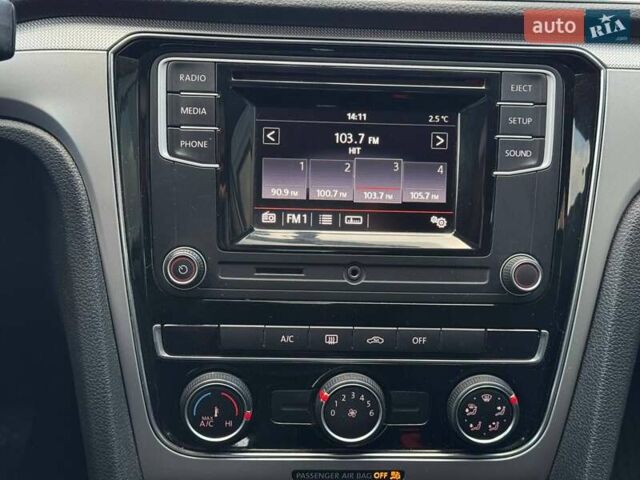 Белый Фольксваген Пассат, объемом двигателя 2 л и пробегом 90 тыс. км за 12800 $, фото 44 на Automoto.ua