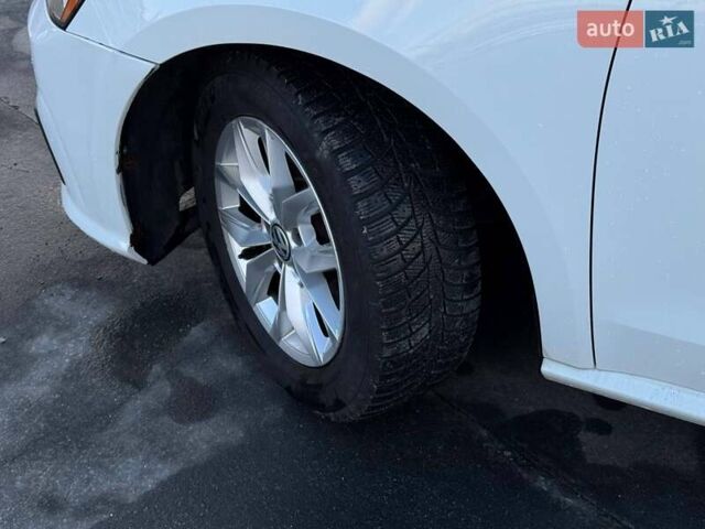 Белый Фольксваген Пассат, объемом двигателя 2 л и пробегом 90 тыс. км за 12800 $, фото 5 на Automoto.ua