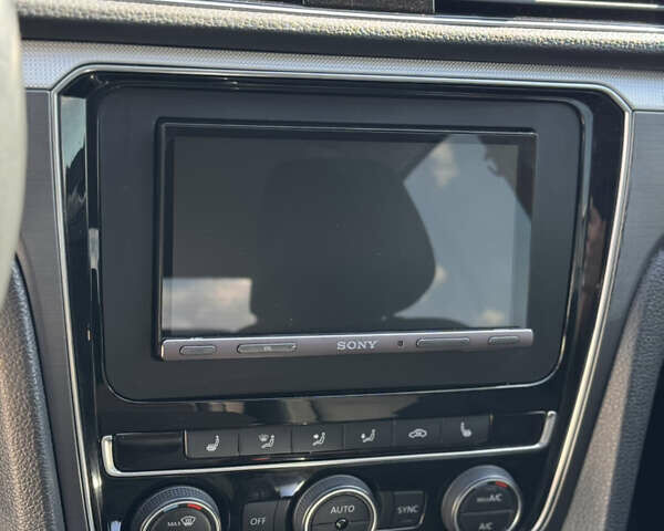 Белый Фольксваген Пассат, объемом двигателя 2 л и пробегом 117 тыс. км за 15200 $, фото 22 на Automoto.ua