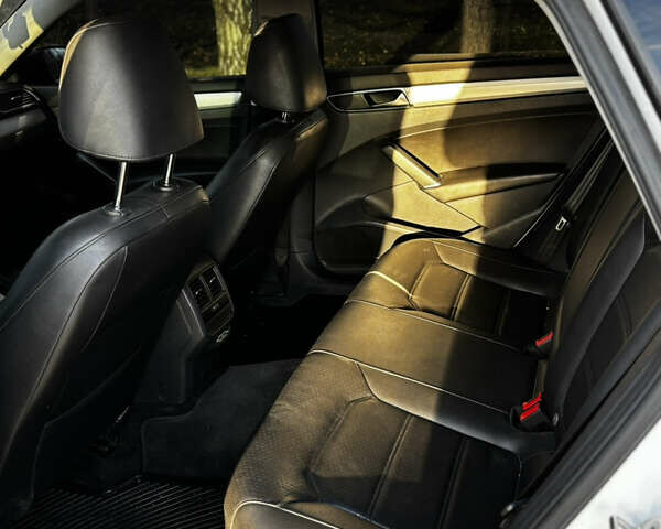 Белый Фольксваген Пассат, объемом двигателя 1.98 л и пробегом 121 тыс. км за 13700 $, фото 8 на Automoto.ua