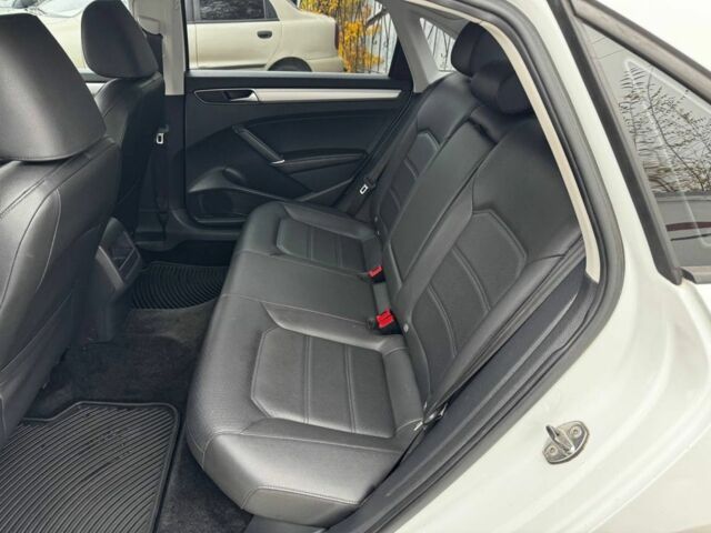 Білий Фольксваген Пассат, об'ємом двигуна 2 л та пробігом 70 тис. км за 11999 $, фото 13 на Automoto.ua