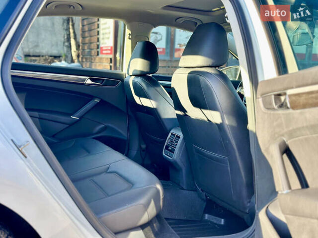 Білий Фольксваген Пассат, об'ємом двигуна 2 л та пробігом 176 тис. км за 12500 $, фото 16 на Automoto.ua