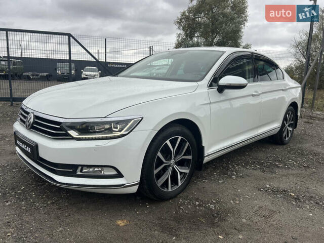 Белый Фольксваген Пассат, объемом двигателя 2 л и пробегом 120 тыс. км за 22000 $, фото 5 на Automoto.ua