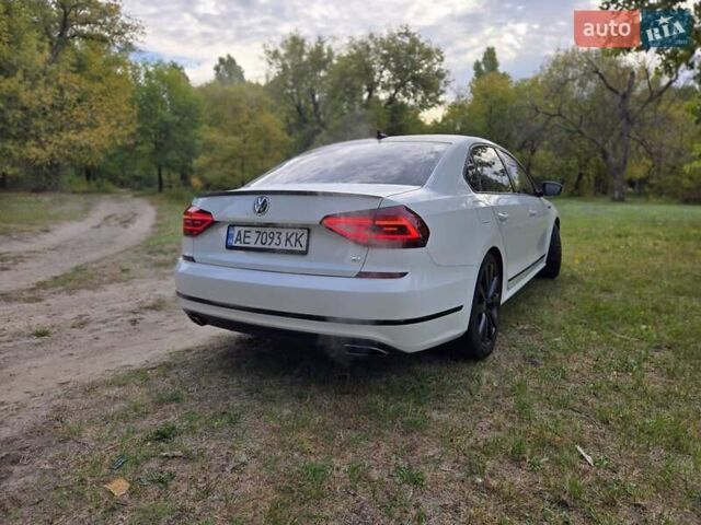 Белый Фольксваген Пассат, объемом двигателя 3.6 л и пробегом 190 тыс. км за 15500 $, фото 10 на Automoto.ua