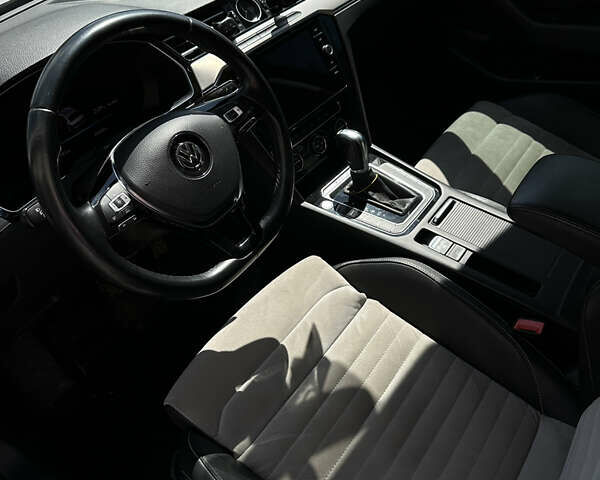 Білий Фольксваген Пассат, об'ємом двигуна 2 л та пробігом 203 тис. км за 21500 $, фото 14 на Automoto.ua