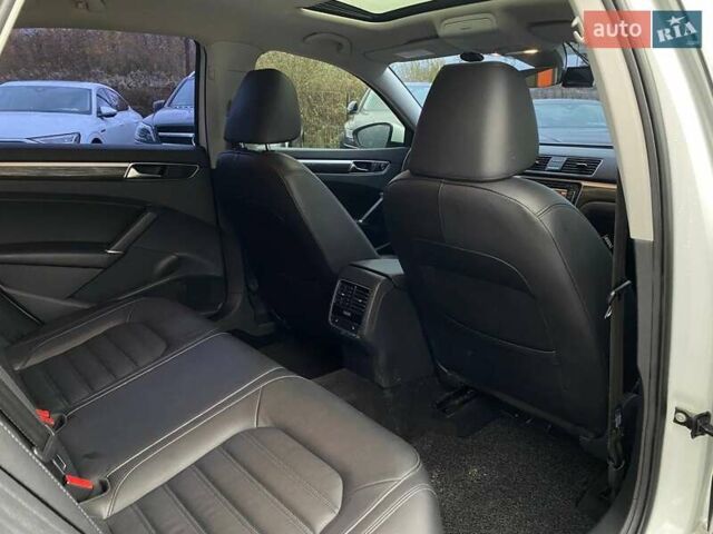 Білий Фольксваген Пассат, об'ємом двигуна 2 л та пробігом 73 тис. км за 17900 $, фото 26 на Automoto.ua