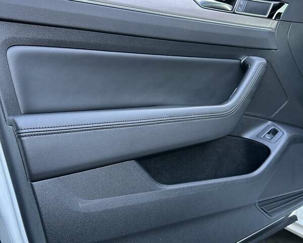 Білий Фольксваген Пассат, об'ємом двигуна 1.97 л та пробігом 208 тис. км за 22550 $, фото 95 на Automoto.ua