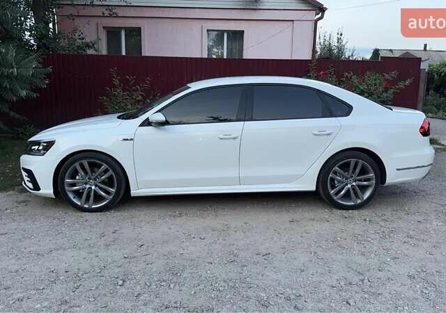 Фольксваген Пассат 2018 в Хмельницком на Automoto.ua Белый Фольксваген Пассат, объемом двигателя 2 л и пробегом 155 тыс. км за 14100 $, фото 2 на Automoto.ua