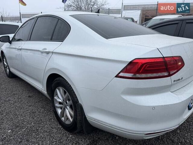 Белый Фольксваген Пассат, объемом двигателя 1.97 л и пробегом 336 тыс. км за 14900 $, фото 2 на Automoto.ua