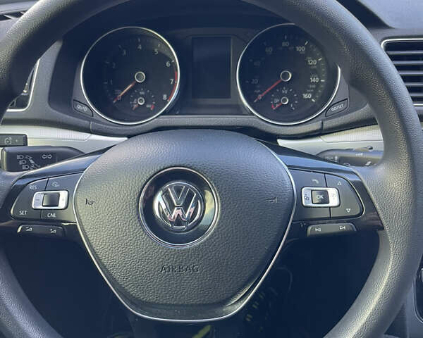 Белый Фольксваген Пассат, объемом двигателя 2 л и пробегом 132 тыс. км за 13200 $, фото 40 на Automoto.ua