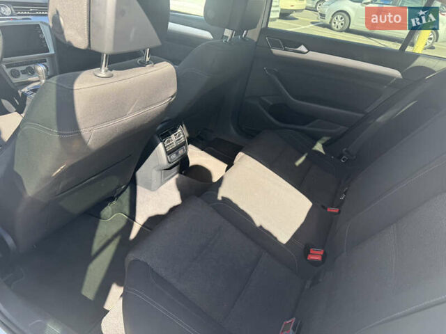 Белый Фольксваген Пассат, объемом двигателя 1.97 л и пробегом 335 тыс. км за 19500 $, фото 2 на Automoto.ua