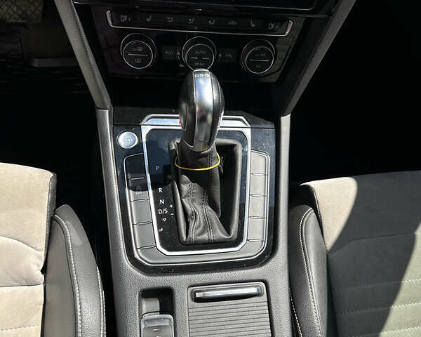 Білий Фольксваген Пассат, об'ємом двигуна 2 л та пробігом 203 тис. км за 21500 $, фото 13 на Automoto.ua