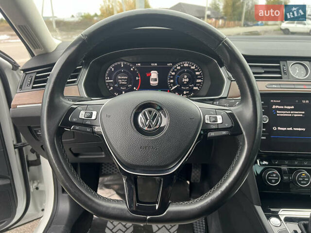 Белый Фольксваген Пассат, объемом двигателя 2 л и пробегом 120 тыс. км за 22000 $, фото 32 на Automoto.ua