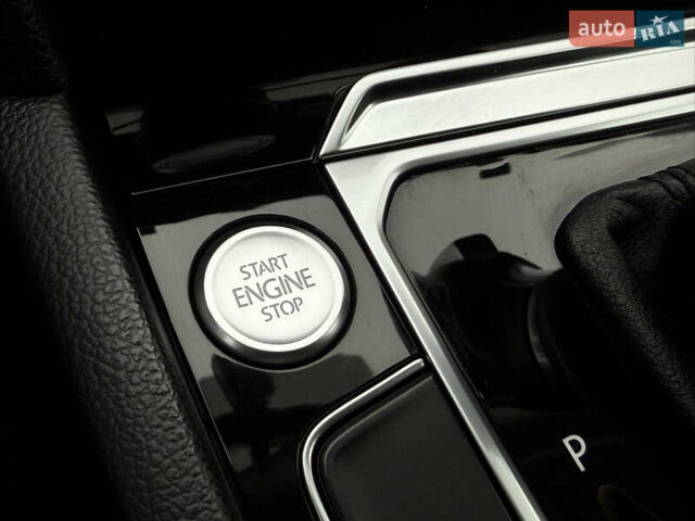 Белый Фольксваген Пассат, объемом двигателя 2 л и пробегом 198 тыс. км за 18950 $, фото 114 на Automoto.ua