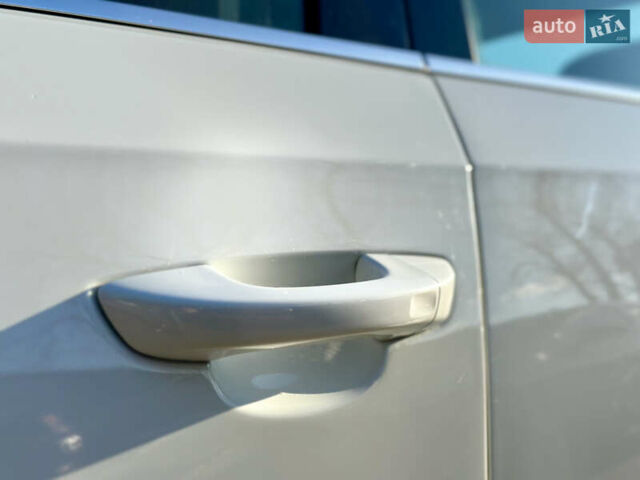 Білий Фольксваген Пассат, об'ємом двигуна 2 л та пробігом 176 тис. км за 12500 $, фото 9 на Automoto.ua