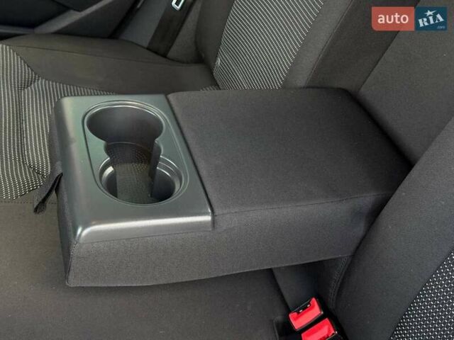 Белый Фольксваген Пассат, объемом двигателя 2 л и пробегом 90 тыс. км за 12800 $, фото 53 на Automoto.ua