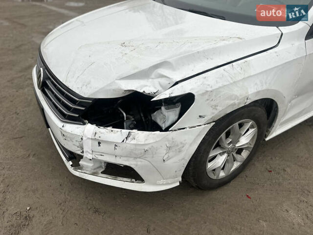 Білий Фольксваген Пассат, об'ємом двигуна 2 л та пробігом 147 тис. км за 8600 $, фото 7 на Automoto.ua