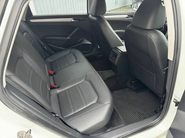 Белый Фольксваген Пассат, объемом двигателя 2 л и пробегом 70 тыс. км за 10999 $, фото 12 на Automoto.ua