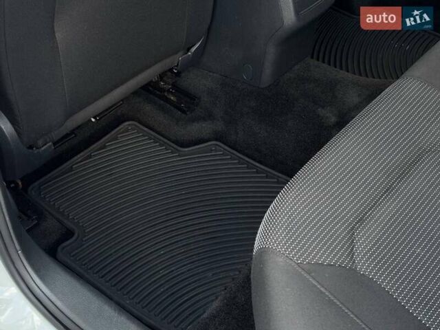 Белый Фольксваген Пассат, объемом двигателя 2 л и пробегом 90 тыс. км за 12800 $, фото 55 на Automoto.ua