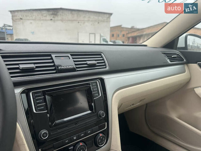 Білий Фольксваген Пассат, об'ємом двигуна 2 л та пробігом 147 тис. км за 8600 $, фото 16 на Automoto.ua