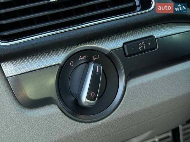 Білий Фольксваген Пассат, об'ємом двигуна 2 л та пробігом 145 тис. км за 18500 $, фото 40 на Automoto.ua