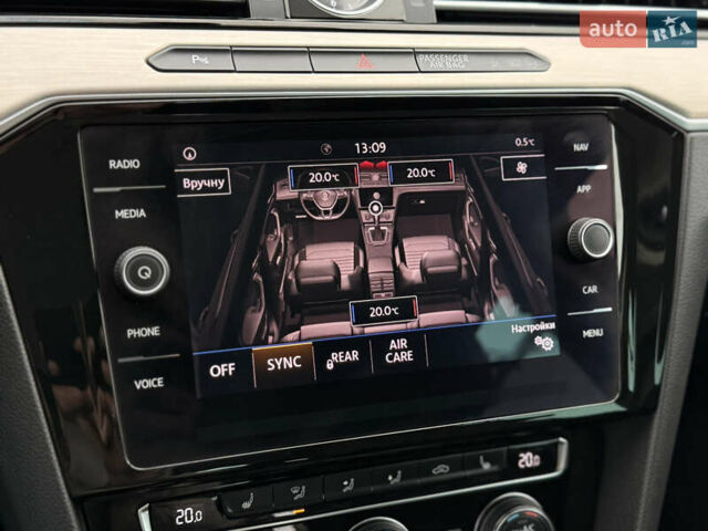 Белый Фольксваген Пассат, объемом двигателя 2 л и пробегом 198 тыс. км за 18950 $, фото 101 на Automoto.ua