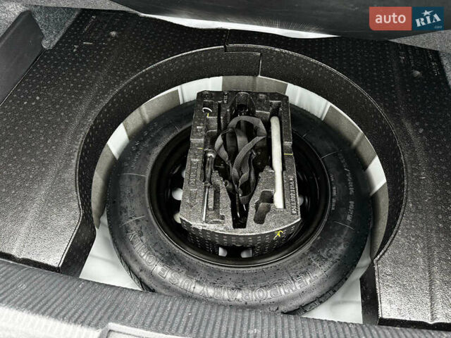 Білий Фольксваген Пассат, об'ємом двигуна 1.98 л та пробігом 134 тис. км за 14500 $, фото 7 на Automoto.ua