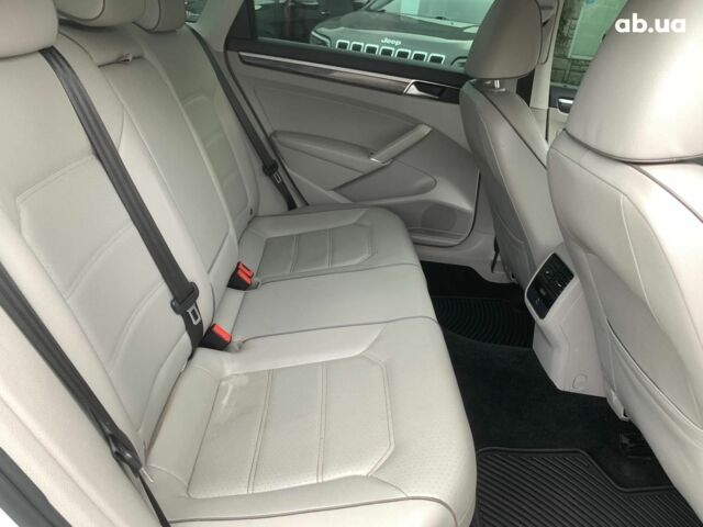 Білий Фольксваген Пассат, об'ємом двигуна 2 л та пробігом 152 тис. км за 16490 $, фото 28 на Automoto.ua