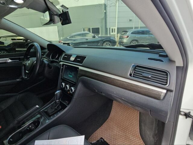 Белый Фольксваген Пассат, объемом двигателя 2 л и пробегом 110 тыс. км за 12700 $, фото 21 на Automoto.ua