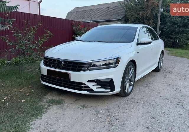 Фольксваген Пассат 2018 в Хмельницком на Automoto.ua Белый Фольксваген Пассат, объемом двигателя 2 л и пробегом 155 тыс. км за 14100 $, фото 1 на Automoto.ua