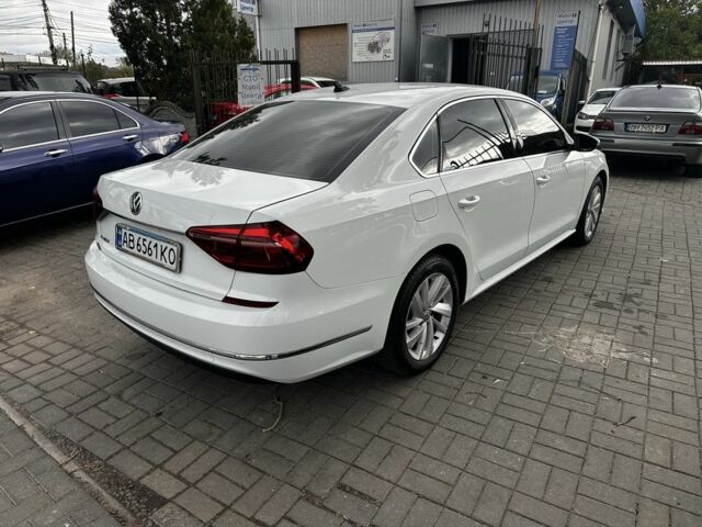 Білий Фольксваген Пассат, об'ємом двигуна 2 л та пробігом 71 тис. км за 13900 $, фото 4 на Automoto.ua