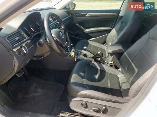 Белый Фольксваген Пассат, объемом двигателя 2 л и пробегом 32 тыс. км за 2900 $, фото 6 на Automoto.ua