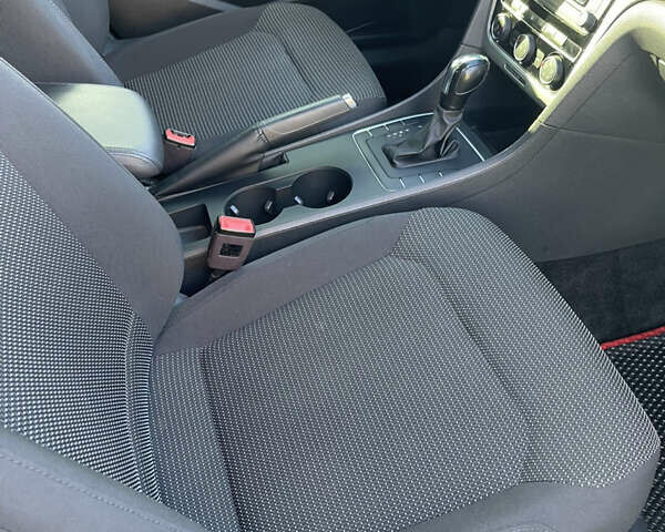 Белый Фольксваген Пассат, объемом двигателя 2 л и пробегом 132 тыс. км за 13200 $, фото 24 на Automoto.ua