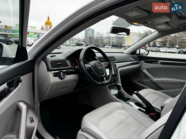 Білий Фольксваген Пассат, об'ємом двигуна 1.98 л та пробігом 134 тис. км за 14500 $, фото 17 на Automoto.ua