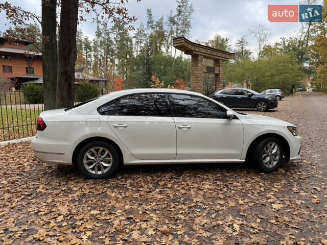 Фольксваген Пассат 2018 в Киеве на Automoto.ua Белый Фольксваген Пассат, объемом двигателя 2 л и пробегом 170 тыс. км за 12980 $, фото 5 на Automoto.ua