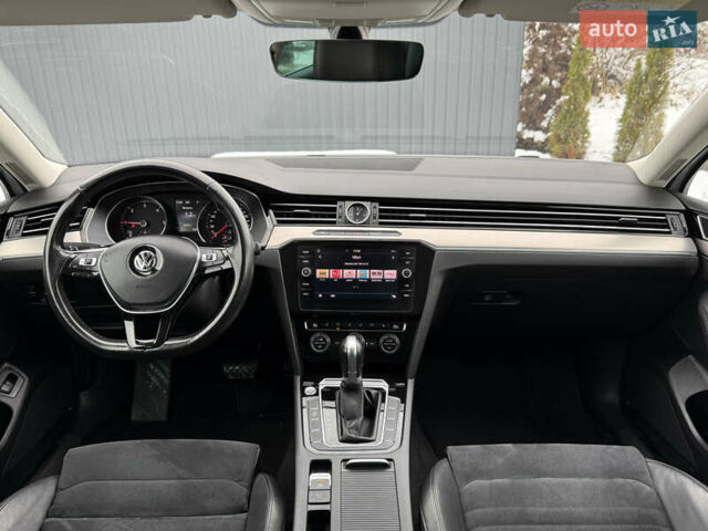 Белый Фольксваген Пассат, объемом двигателя 2 л и пробегом 198 тыс. км за 18950 $, фото 86 на Automoto.ua