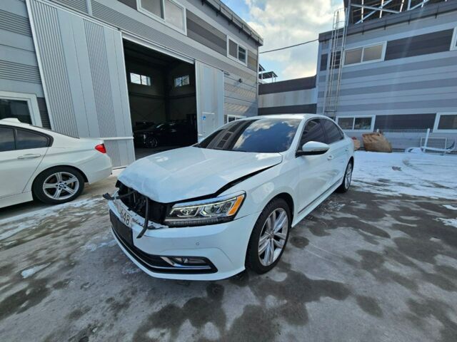 Белый Фольксваген Пассат, объемом двигателя 2 л и пробегом 110 тыс. км за 12700 $, фото 1 на Automoto.ua