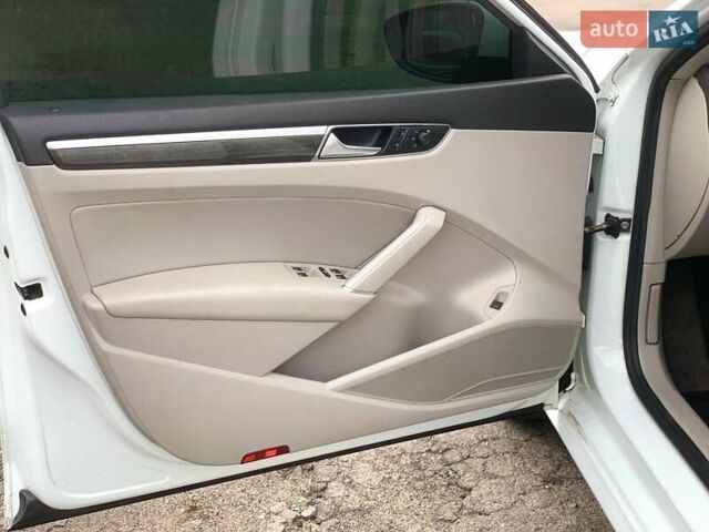 Білий Фольксваген Пассат, об'ємом двигуна 2 л та пробігом 152 тис. км за 16690 $, фото 20 на Automoto.ua