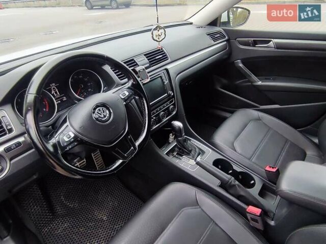 Білий Фольксваген Пассат, об'ємом двигуна 2 л та пробігом 195 тис. км за 14200 $, фото 3 на Automoto.ua