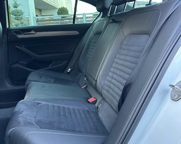 Білий Фольксваген Пассат, об'ємом двигуна 1.97 л та пробігом 208 тис. км за 22550 $, фото 101 на Automoto.ua