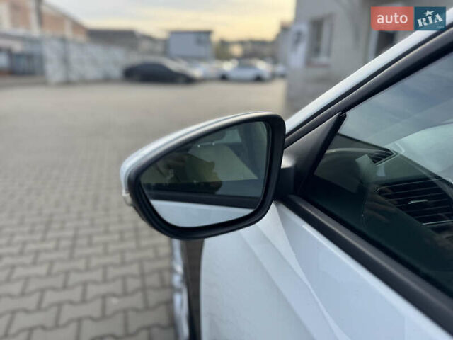 Белый Фольксваген Пассат, объемом двигателя 2 л и пробегом 214 тыс. км за 10800 $, фото 15 на Automoto.ua