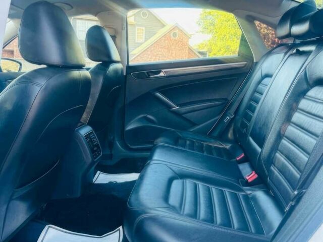 Білий Фольксваген Пассат, об'ємом двигуна 2 л та пробігом 44 тис. км за 10400 $, фото 11 на Automoto.ua