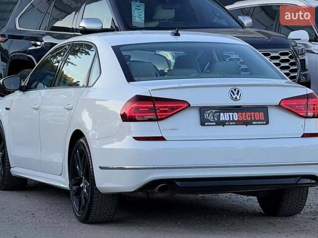 Білий Фольксваген Пассат, об'ємом двигуна 2 л та пробігом 145 тис. км за 18500 $, фото 6 на Automoto.ua